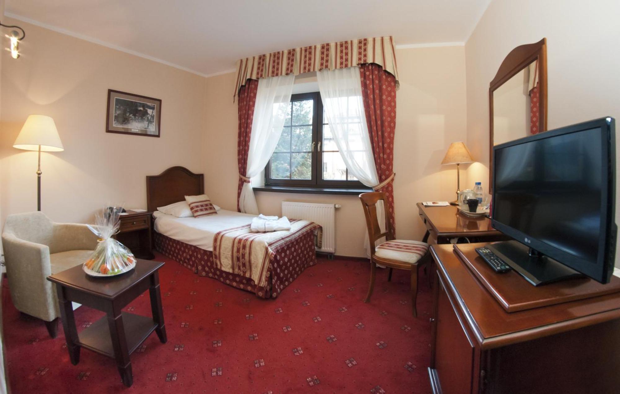 Hotel Zubrowka Spa & Wellness Białowieża Стая снимка
