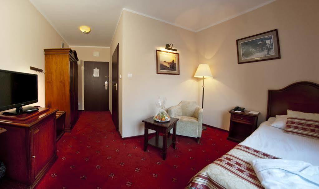Hotel Zubrowka Spa & Wellness Białowieża Екстериор снимка
